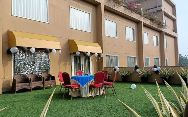 The Lalita Grand