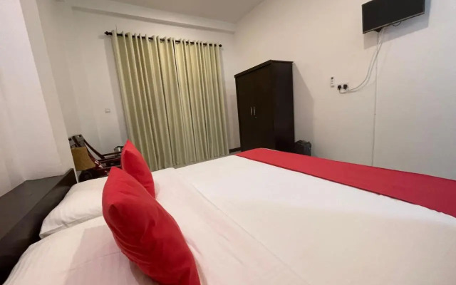 Hikka Holiday Inn