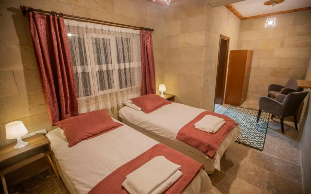Capiedra Hotel