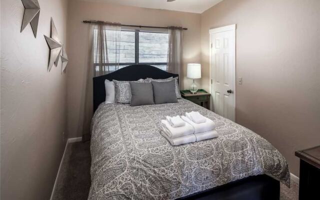 White Mountain Paradise - Four Bedroom Cabin