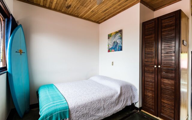 Witch's Rock Surf Camp Beachfront HOTEL