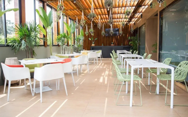 Seen Hotel Abidjan Plateau