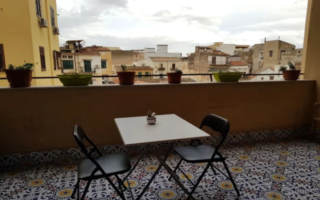 Jonathan Hostel & GuestHouse