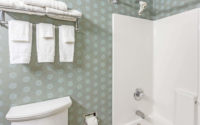 Comfort Inn & Suites Louisville Airport Fair&Expo