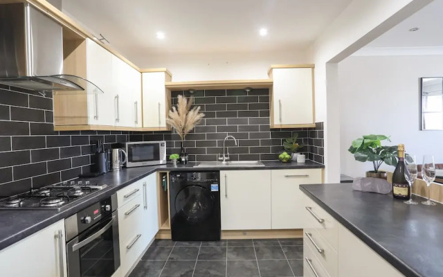 4 Pen Llanw Tides Reach