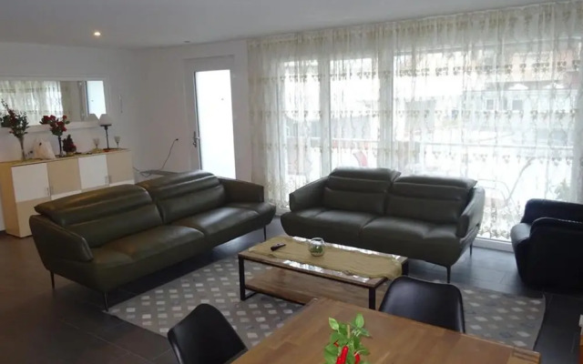 Euro Apartment
