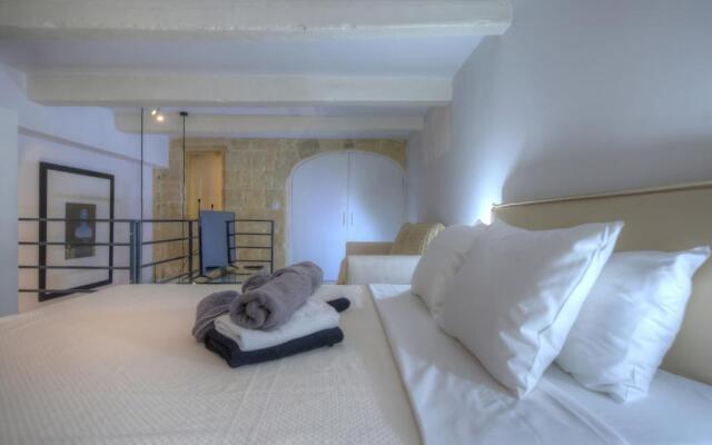 Cute and modern duplex apartment in ideal location RCAS1-1