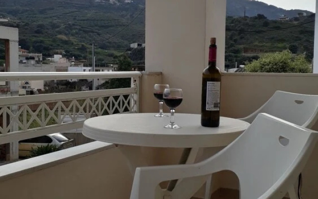 Yannis Residences