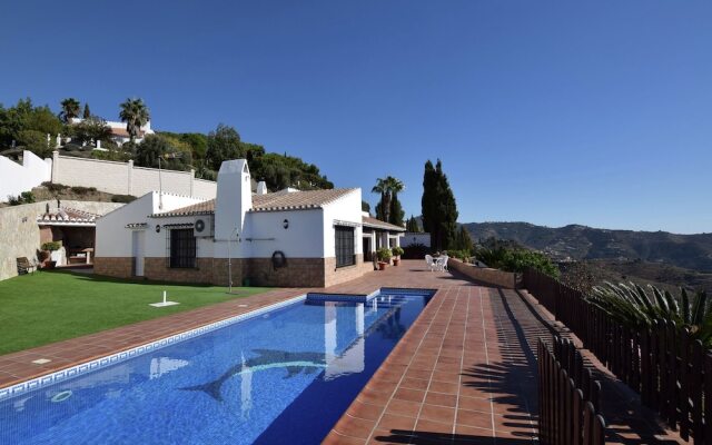 Tasteful and Modern Villa With Private Swimming Pool