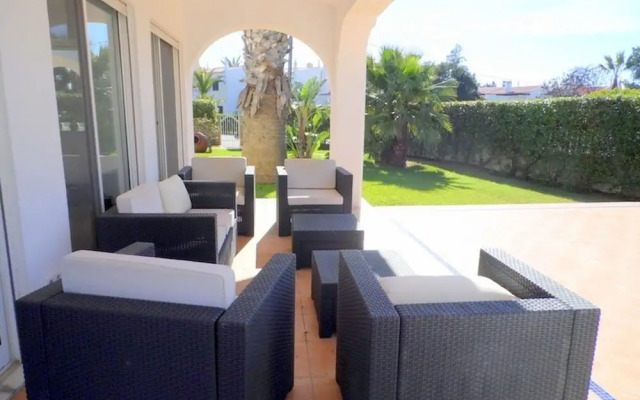 16 Centeanes Fabulous Location Just Short Walk t