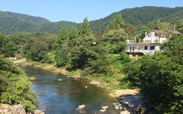 Jecheon Log Tree Pension