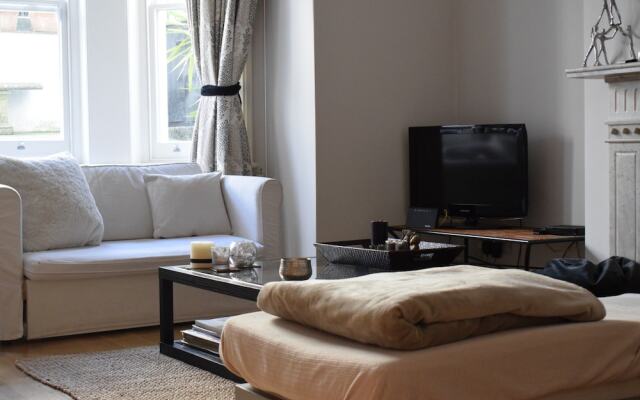 Modern 2 Bedroom Home in Chelsea