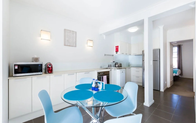 AMAL, 1BDR North Melbourne Apartment