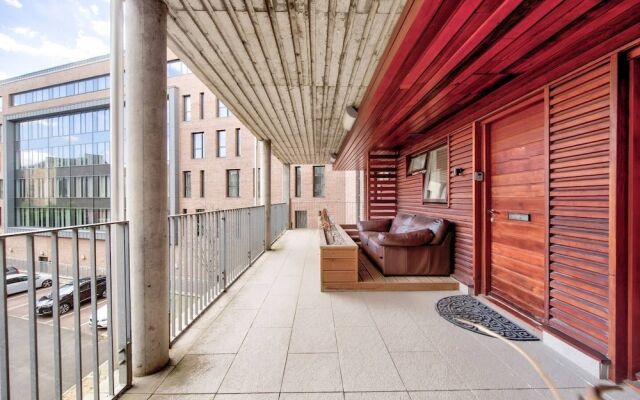 Bright, Modern 1 Bed in Melvin Walk