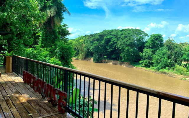Riverhouse Hotel - The Teak House