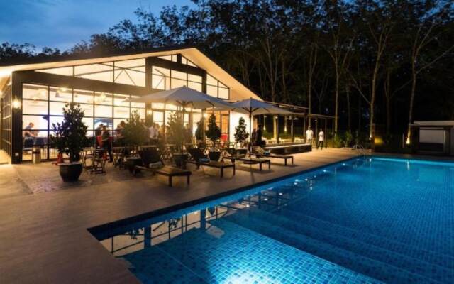 The Rubber Escape, Melaka