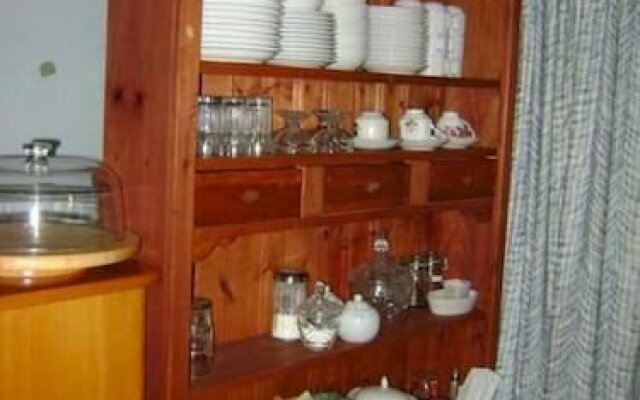 Beside The Trail Bed & Breakfast