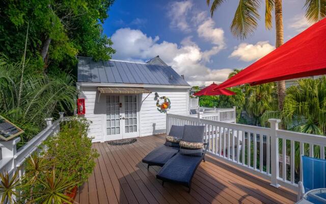 Seascape Tropical Inn - Adult Exclusive