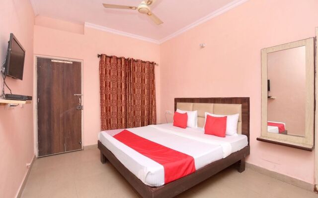 OYO 24423 Hotel Royal