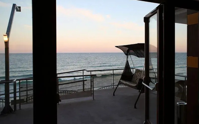 Apartment Mirage