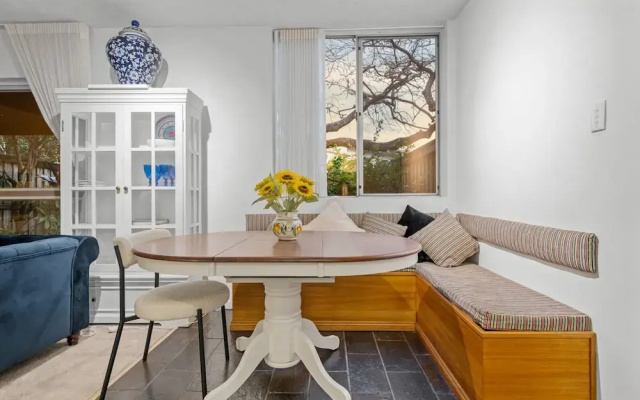 Charming 2-bed Terrace in Prestigious Ascot