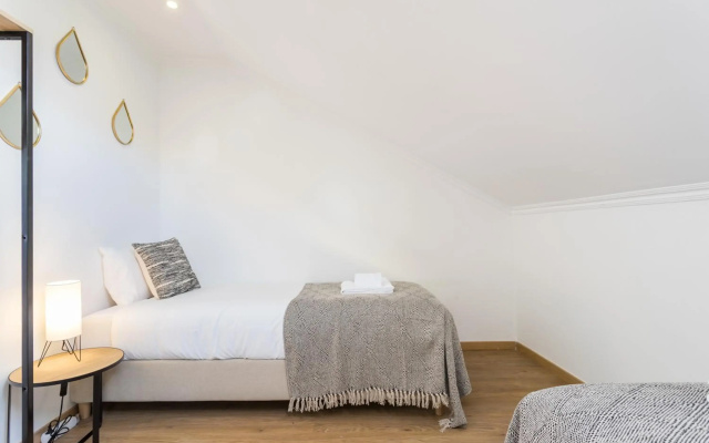 Rato Cozy 3BR w/balcony - by LU Holidays