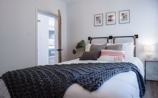 The Sand Castle - 2 Bedroom Apartment - Tenby