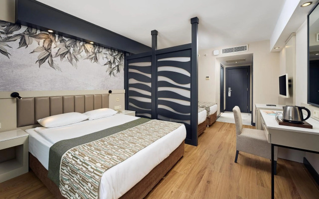 Seaden Sea World Resort & Spa
