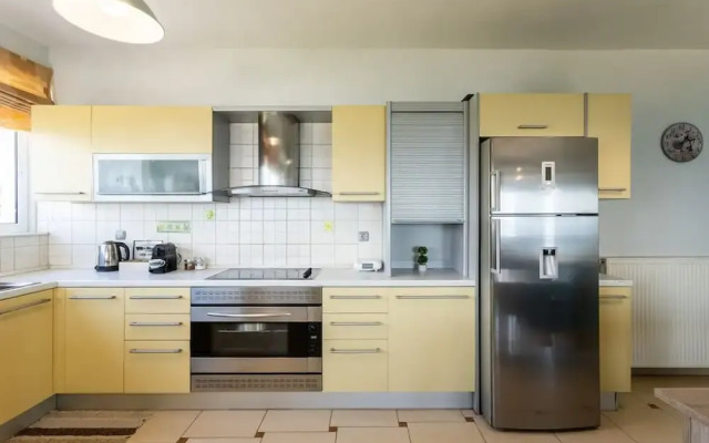 Verga Beachside Getaway With Panoramic Seaviews