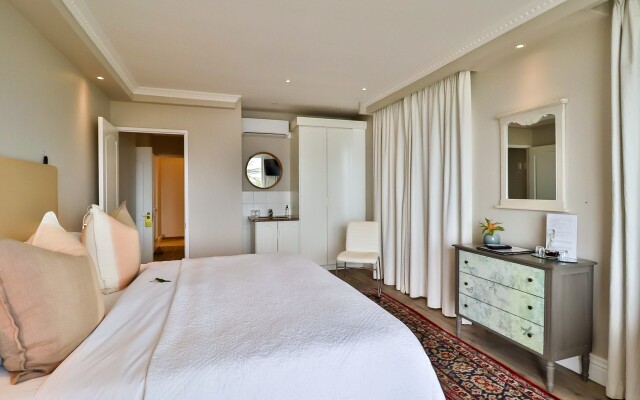 Hermanus Beachfront Lodge