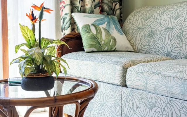 Luana Waikiki by Tropical Escapes Realty