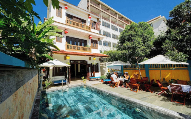 B'Lan Riverside Villa