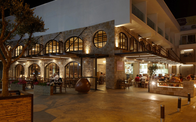 Melpo Antia Hotel & Suites