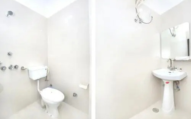 OYO 11421 Regal Residency