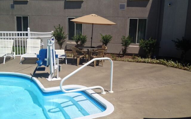 Quality Inn Calvert City - Paducah East