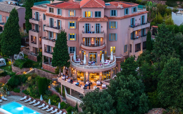 Tiara Yaktsa Cote d’Azur