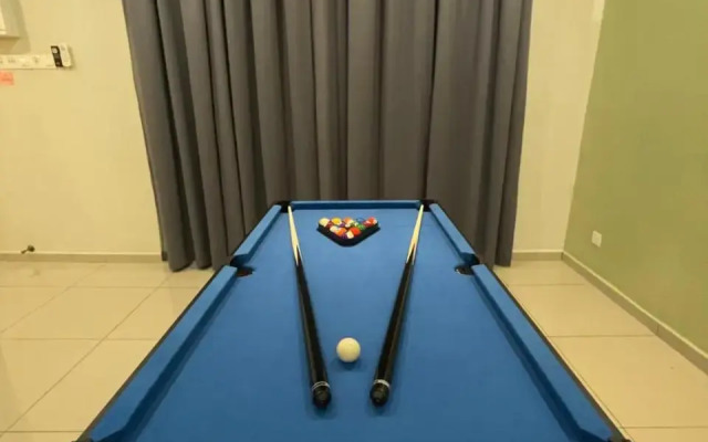 R3troHouse 3Bedroom with AC PS4,POOL TABLE,TVBOX