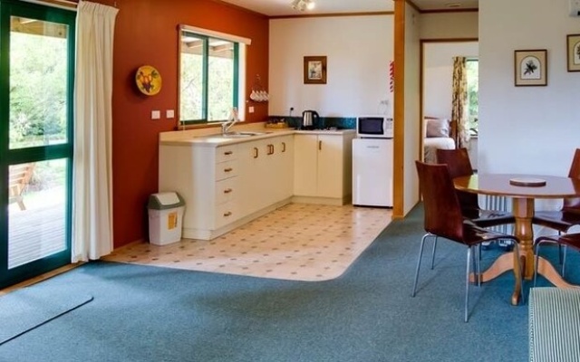 Off The Track Restaurant & Cafe – Guest Rooms – Havelock North