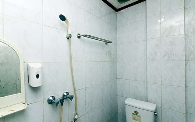 OYO 2422 Rama Hotel