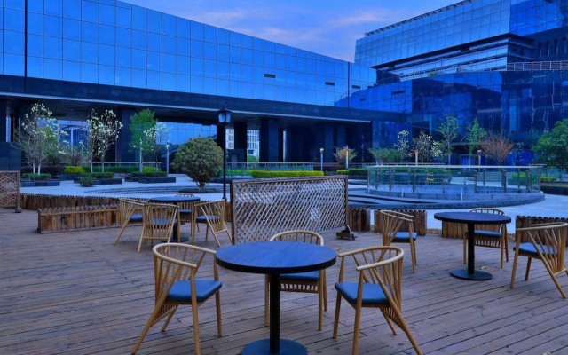Ramada by Wyndham Zhenjiang Dagang New District