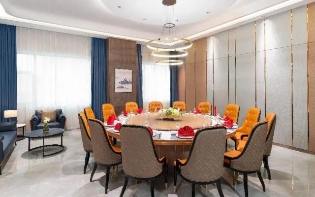 Holiday Inn Express Xining Railway Station