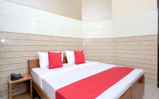 OYO 12967 Hotel Simran
