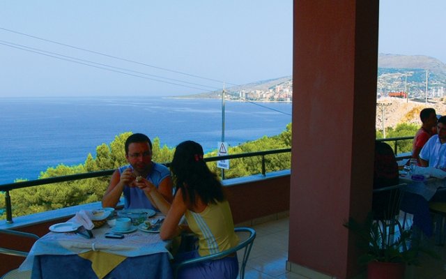 Helia Hotel