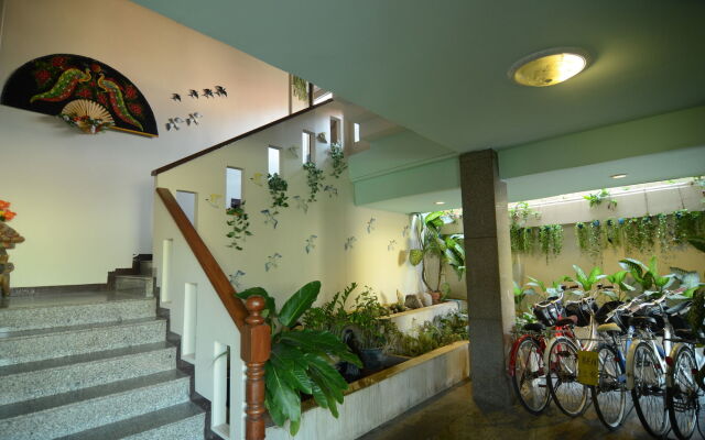 Centro CNX Hotel