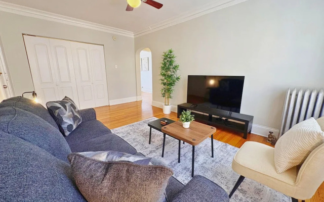 Furnished 1BR - Woodlawn 2W