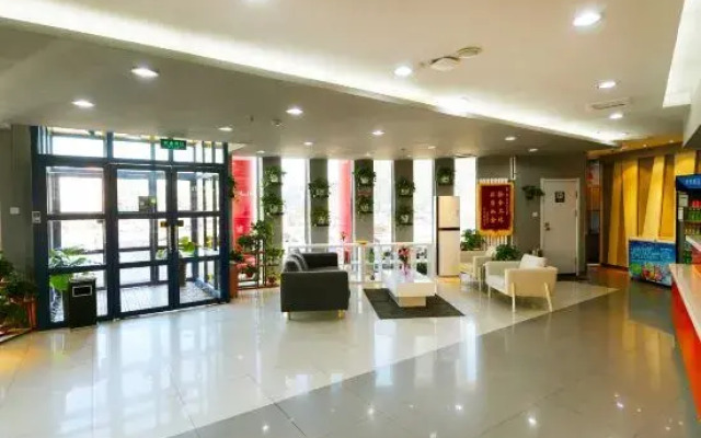 Qingzhu Seven Days Holiday Hotel (Shenyang Development Avenue Subway Station)