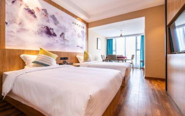 Guiyang West Coast Hotel (Baiyun Greenland Xindu Branch)