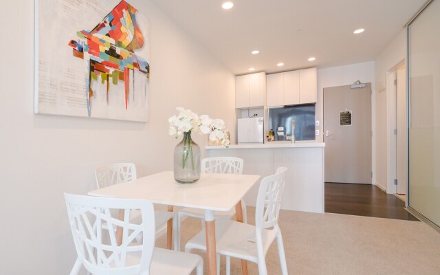 Auckland CBD Brand New 2 BDR Apartment