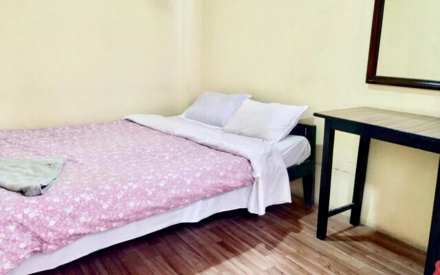 Beehive Hostel