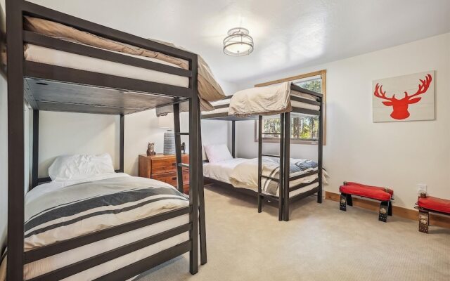 Freeride Haus 3 Bedroom Home by RedAwning